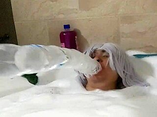 Bold Cyno Solo Bubble Bath Fun.