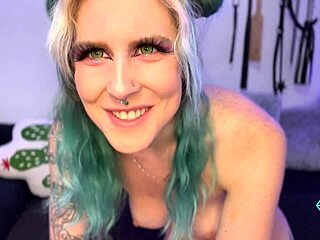 Anal Training Nikki Zee with Toys and Gaping Action