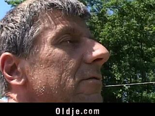 old man licks young pussy on lawnmower 😏