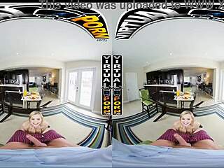 Busty blonde babe Blake Blossom in VR POV 😘