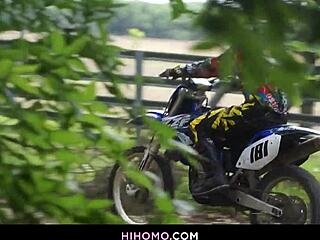 interrasszális meleg análbaszás fák alatt - Ryan Rose & Pheonix Fellington