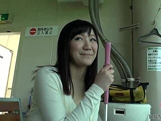 Take off her coat and shoot erotic body 😏