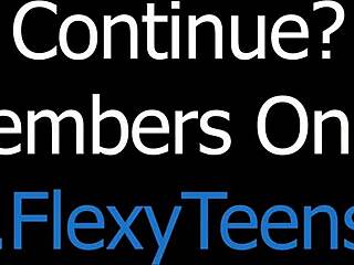 Виж Inessa, супер горещата гимнастичка се огъва!