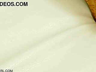 สาวร้อนวัยรุ่น 18+ เล่นตัวคนเดียวฝันถึงการคาสติ้งสุดป่าเถื่อน