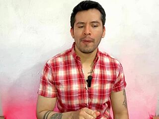 Straight friend lets gay buddy suck his 23cm monster cock in erotic tale