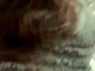 Mia Dior dobi trdo pofukanje v javni garaži.