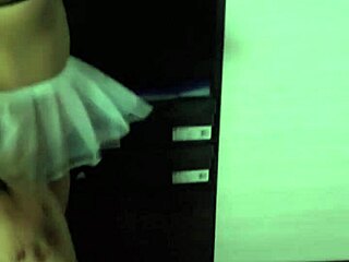 Latina with big ass enjoys treat with lucky guy