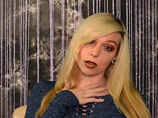 Wow, check sexy GamerGirlRoxy in slow motion with hot boots!