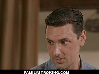 Küçük 18+ Blond İzci Athena Fleurs İçeri Boşalma Hilelerini Açıklıyor