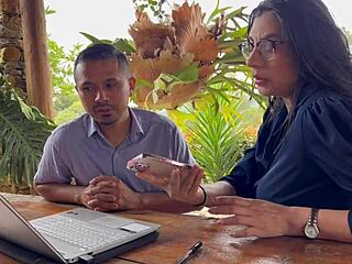 Эй, мой озабоченный босс не удержался и трахнул беременную девку ради работы, часть 1!