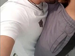 Entrei No Box Do Banheiro Do Metro O Macho Me Olhou E Disse Que Queria Meu Cu - Completo Full Red