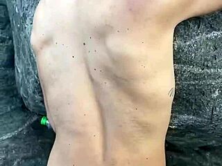 Follada en las rocas de Abrico RJ con secretos de acción gay playera