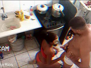 Leo Ogro me comeu na cozinha com tesão!