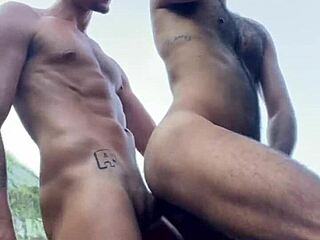 Fudendo nas pedras de Abrico - RJ. What secrets hide in beachside gay action?