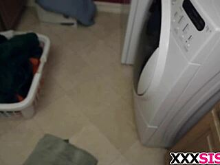 Kleine Stiefschwester Hollie Mack wird hart genagelt, ups, wollte nicht gucken!