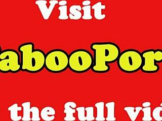 Blondă 18+ în lenjerie intervievată backstage cu pizda udă și păroasă