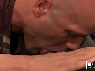 Shoplifter teen 18+ finds way to avoid trouble by getting punished doggystyle in garage