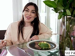 Stiefschwester Keira Croft wird hart gefickt 😏🔥