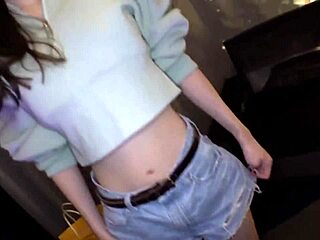 Japanse schatje met grote tieten krijgt romige finish