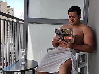 Hey, Yuri Gaúcho, pool sex today?