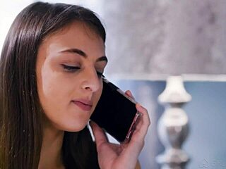 Nia Nacci ebony formosa scopa coinquilina in compilation lesbica calda