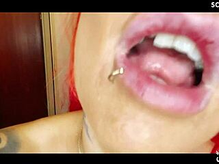 Anni Angel Deutsch Close To Her Clit While Masturbating On Webcam