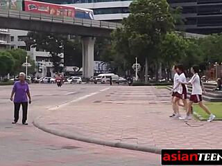 สาวเอเชียสุดคินกี้ คิดว่าขย่มควยใหญ่ข้ามเชื้อชาติได้มั้ย?