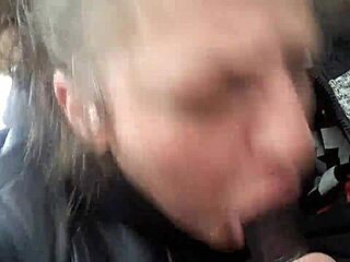 Good lil hooker sucks cock 😏