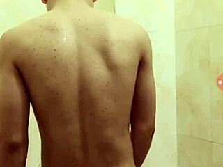 Gay-show avautuu spotissa