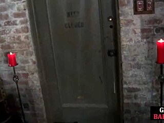 Lezdom Toys Gaping Asshole Before Fisting Submissive in Wild Session!