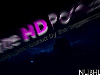 娇小辣妹18+猛吃硬屌狂干