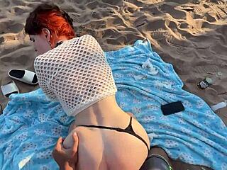 Strand-quickie med monsterkuk sjokkerer tilskuere. Sol og sex krasjer!