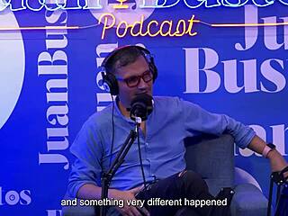 קולומביאנית מפותלת ג'סיקה סודי גומרת חזק על ויברטור תוך כדי שיתוף פנטזיות פרועות עם קבוצה