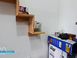 Látni akarod, ahogy ez a latin csaj mélyen veszi be?