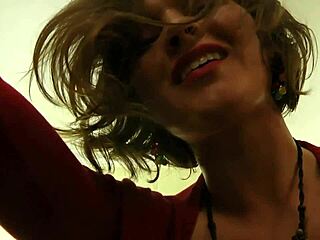 Utro kone snyder med gammel mand i HD