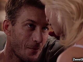 فتاة مراهقة 18+ كيارا كول تستمتع بضرب بعد الظهر البري مع صديقها رايان ماكلين. جلسة هاردكورهم تصبح خشنة وعميقة.