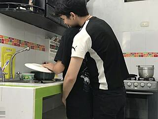 Encontré hermanastra sin ropa interior, me emocioné, terminé follándola