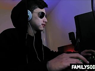 Gamer stepbro bangs stepsis in POV creampie