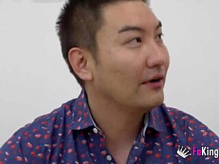 小巧金发安吉丽娜回来了，她迫不及待想要大鸡巴