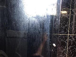 Novinho Visits Friend's Aunt in Her Bathroom