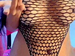 Que sentada gostosa eu amo quando ela deixa gozar na boca rosered vip