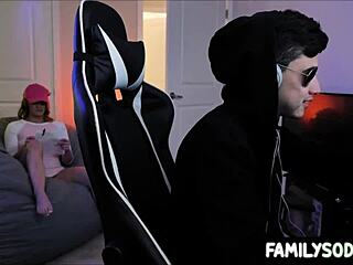 Gamer stepbro bangs stepsis in POV creampie