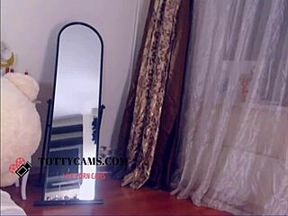 Dark Hair Stunner On Cam With Big Tits