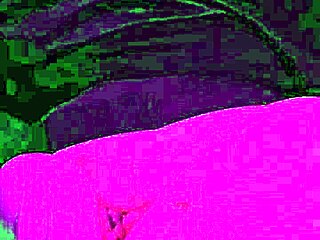 Šťavnatá Sara Wilson jazdí a dostane postriekaná