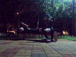 Fui fazer uma corrida no parque acabei encontrando um muleque pauzudo e fudemos na pracinha