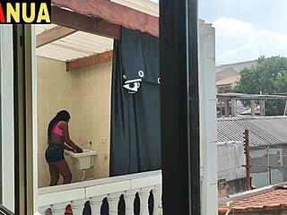 Se meu vizinho soubesse o que acontece quando ele sai de casa para trabalhar?