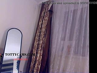 Dark Hair Stunner On Cam With Big Tits