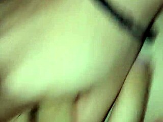 台湾少女18+中国女孩被猛干。狂野亚洲动作在这蒸腾场景中展开，原始强度。