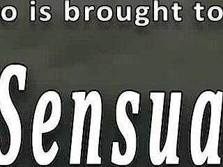 Hei, sjekk denne shemale-baben ta en varm ansiktsbehandling