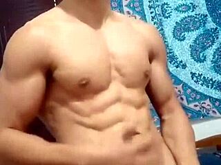 我露出被巨屌射满精液的脸